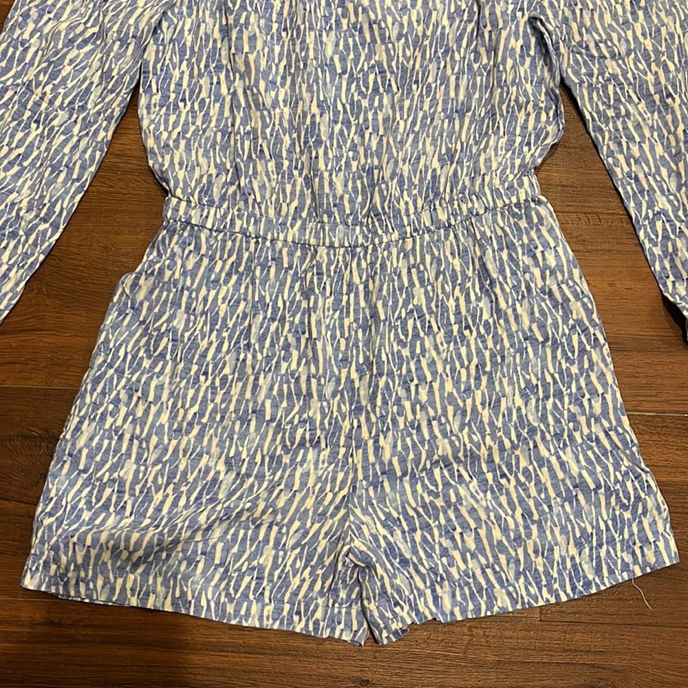 MICHAEL Michael Kors in EUC Off/on Shoulder Romper with long sleeves. - Picture 3 of 6